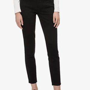 Calvin Klein Womens Ultimate Skinny Jeans in Black